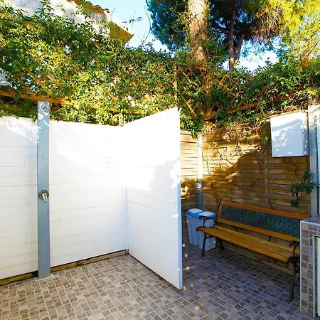 La Adults Only Con Giardino A 4*
